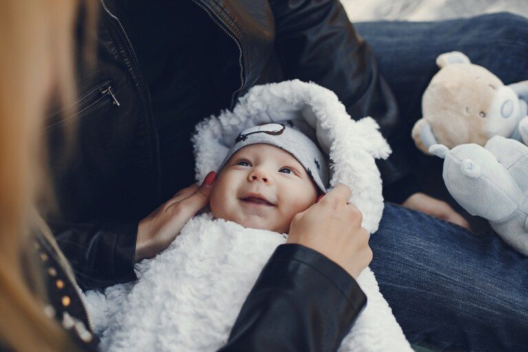 Cuidados com o bebê no inverno: itens para mantê-lo aquecido
